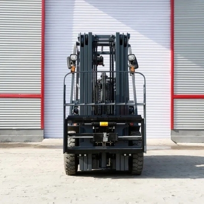 2.5t Cpcd25 Forklift with Isuzu Engine and 4110mm Min. Width of Right Angle Stacking