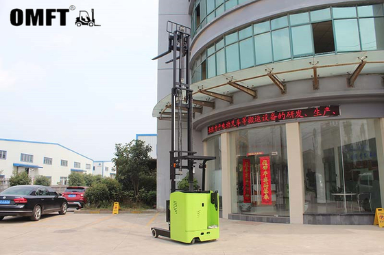 Electric Stacker 1.5t 2t 2.5t 3t Self Load/Unload Lift for Cold Store Operations