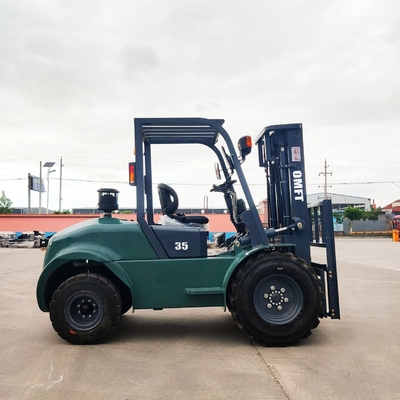 Performance 3.0 Ton Rough Terrain Forklift with Ce ISO SGS Standard and Diesel Engine