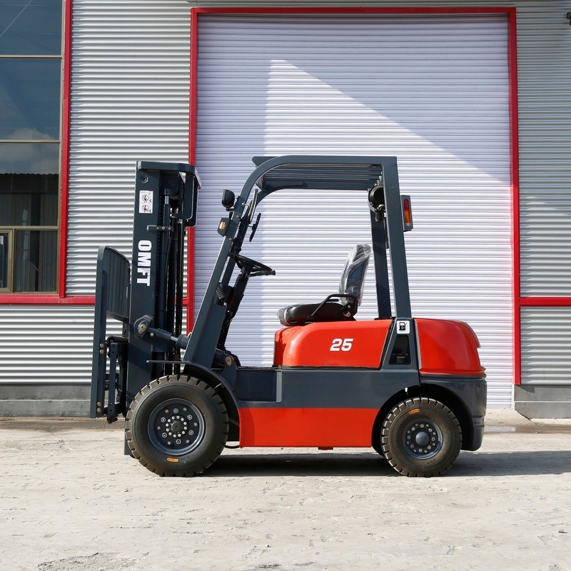 2.5t Cpcd25 Forklift with Isuzu Engine and 4110mm Min. Width of Right Angle Stacking