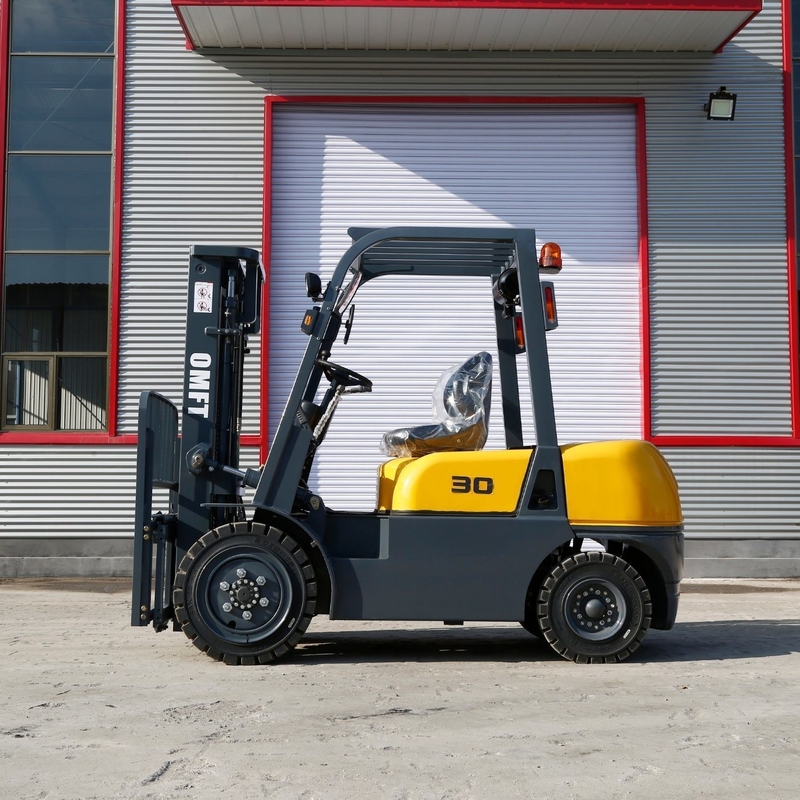 CE EPA Euro3 Certified 3 Ton Forklift with 1070mm Fork and Japanese Isuzu C240 Engine