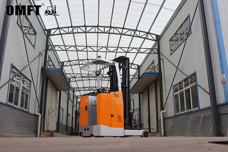 Electric Reach Stack Forklift Min. Width of Right Angle Stacking 2790mm Isuzu Engine
